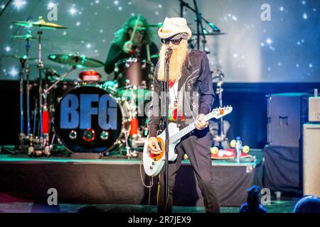 Oslo, Norwegen. 15. Juni 2023. Billy Gibbons und die BFG führen ein Live-Konzert in Sentrum Scene in Oslo auf. Hier sehen Sie den Sänger und Musiker Billy Gibbons live auf der Bühne. (Foto: Gonzales Photo/Alamy Live News Stockfoto