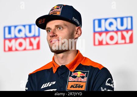 Hohenstein Ernstthal, Deutschland. 15. Juni 2023. Pressekonferenz vor dem MotoGP Liqui Moly Motorrad Grand Prix Deutschland am Sachsenring Circuit. 15. Juni 2023 in Bild: Brad Binder Rueda de prensa previa al Gran Premio Liqui Moly Motorrad de MotoGP de Alemania en el Circuito de Sachsenring, 15 de Junio de 2023 POOL/ MotoGP.com/Cordon Pressebilder dienen ausschließlich redaktionellen Zwecken. Erforderlicher Kredit: © motogp.com Kredit: CORDON PRESS/Alamy Live News Stockfoto