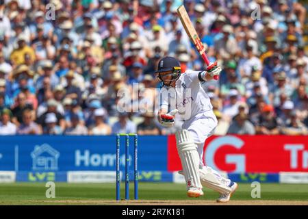 Birmingham, England. 16. Juni 2023. Englands Ollie Pope während des ersten Ashes-Tests in Edgbaston. Das Bild sollte lauten: Ben Whitley/Alamy Live News. Stockfoto