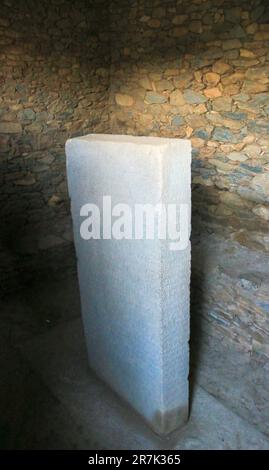 Stein mit Inschriften von König Ezana (4. Jh.), Axum, Tigray Region, Äthiopien Stockfoto