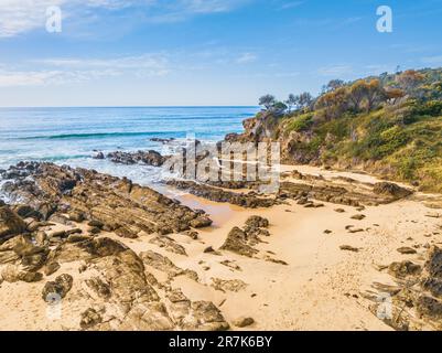 Erkunden Sie Cuttagee Beach an der Küste von Sapphire an der Südküste von NSW, Australien Stockfoto