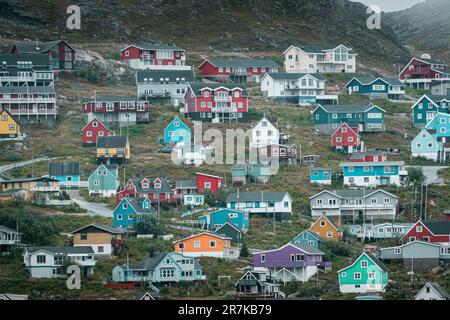 Grönländische Landschaften von Qaqortoq mit Foggy Weather Stockfoto