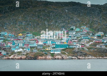 Grönländische Landschaften von Qaqortoq mit Foggy Weather Stockfoto