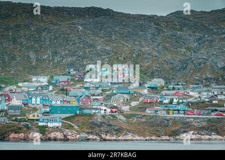 Grönländische Landschaften von Qaqortoq mit Foggy Weather Stockfoto