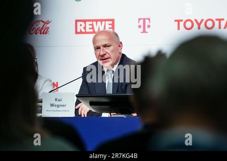 Berlin, Deutschland. 01. Januar 2000. Kai Wegner, Vorstandsvorsitzender Berliner Bürgermeister, nimmt am 16. Juni 2023 an der Eröffnungs-Pressekonferenz im Konferenzzentrum Messe Berlin Teil. Die Special Olympics Summer World Games beginnen am 17. Juni in Berlin. An den Berliner Spielen 2023 werden 7000 Lernbehinderte aus 190 Ländern teilnehmen. Es ist das größte Sportereignis des Jahres 2023. (Foto: Dominika Zarzycka/Sipa USA) Guthaben: SIPA USA/Alamy Live News Stockfoto