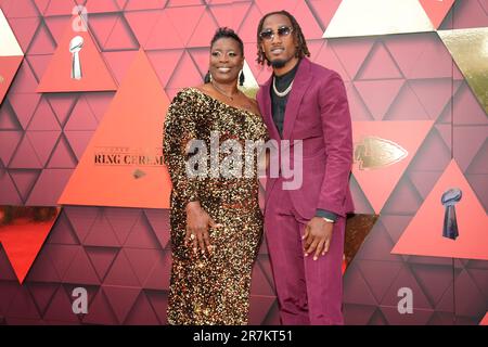 Kansas City, Missouri, USA. 15. Juni 2023. L'Jarius Sneed begibt sich auf dem roten Teppich bei der Zeremonie des Chief's Super Bowl Ring an der Union Station in Kansas City, Missouri. Jon Robichaud/CSM/Alamy Live News Stockfoto