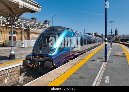 68 020 Abhängigkeit auf Gleis 1 Scarbough auf der 1248 nach Manchester Stockfoto