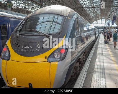 Avanti Westküsten-Zug an Piccadilly Station, Manchester Stockfoto