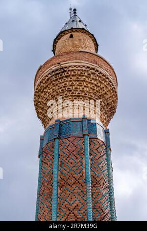 Das Minarett der Blauen Madrasa (Gok Medrese auf Türkisch), Sivas, Türkei Stockfoto