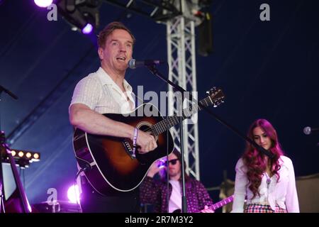 Black Deer Festival, Kent, Großbritannien - 16. Juni 2023. Damian Lewis spielt einen Song aus seinem Album Mission Creep, das heute veröffentlicht wurde. Kredit: Jill O'Donnell/Alamy Live News Stockfoto