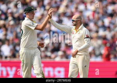 Birmingham, Großbritannien. 16. Juni 2023. Nathan Lyon aus Australien führt Jonny Bairstow aus dem Wicket von England während des LV= Insurance Ashes First Test Series Day 1 England vs Australia in Edgbaston, Birmingham, Großbritannien, 16. Juni 2023 (Foto von Craig Thomas/News Images) in Birmingham, Großbritannien, am 6./16. Juni 2023. (Foto: Craig Thomas/News Images/Sipa USA) Guthaben: SIPA USA/Alamy Live News Stockfoto