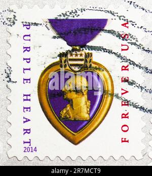 MOSKAU, RUSSLAND - JUNI 8 2023: Poststempel gedruckt in den Vereinigten Staaten zeigt Purple Heart, Serie, um 2014 Stockfoto