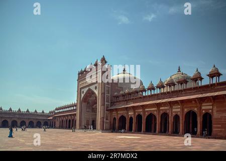 03 09 2007 Fatehpur Sikri Buland Darwaza eine klassische rote Sandsteinarchitektur des mittelalterlichen Indiens Asien. Stockfoto