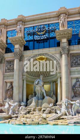 Eintritt zum Einkaufszentrum Caesars Forum Shops mit Kopie des Trevi Fountain Las Vegas Nevada USA Stockfoto