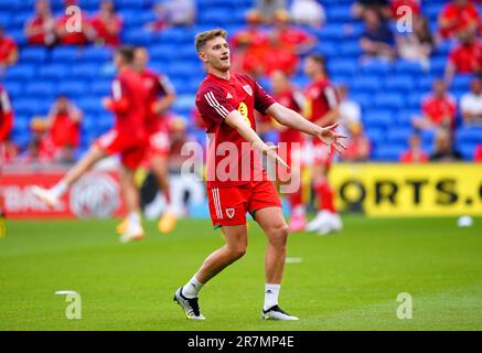 David Brooks von Wales erwärmt sich vor dem UEFA Euro 2024 Qualifying Group D Match im Cardiff City Stadium in Cardiff. Foto: Freitag, 16. Juni 2023. Stockfoto