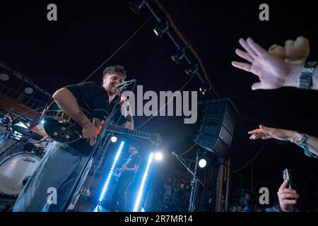 Bergen, Norwegen. 15. Juni 2023. Die schottische Rockband Twin Atlantic führt während des norwegischen Musikfestivals Bergenfest 2023 in Bergen ein Live-Konzert auf. (Foto: Gonzales Photo/Alamy Live News Stockfoto