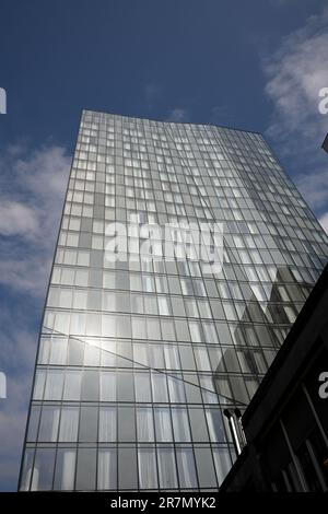 Hochglasgebäude Stockfoto