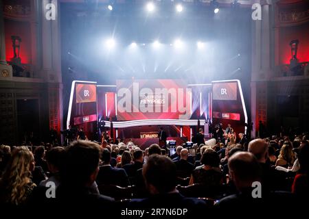 München, Deutschland. 16. Juni 2023. Das Publikum blickt auf die Bühne bei der Zeremonie der Bayerischen Filmpreise im Prinzregententheater. Kredit: Matthias Balk/dpa/Alamy Live News Stockfoto