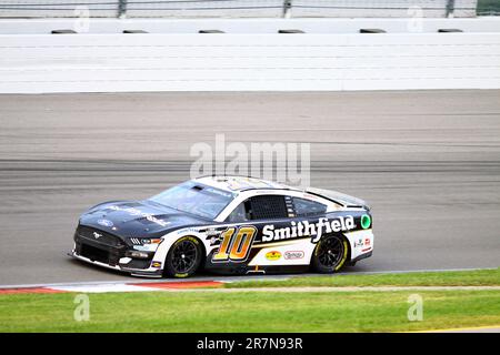 Madison, IL, USA - 4. Juni 2023: World Wide Technology Raceway, NASCAR, „Enjoy Illinois 300" Aric Almirola Stockfoto