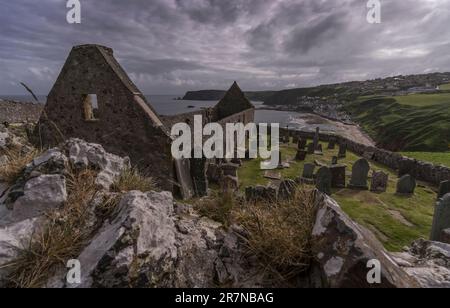 St. John's Church & Kirkyard Stockfoto