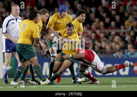 Australiens Kurtley Beale mit dem Ball, während er Wales während des Bronzefinalspiels der Rugby-Weltmeisterschaft 2011 spielte, Eden Park, Auckland, Neuseeland, Freitag, 21. Oktober 2011. Stockfoto