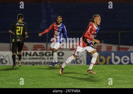 Curitiba, Brasilien. 16. Juni 2023. PR - CURITIBA - 06/16/2023 - PARANAENSE B 2023, PARANA CLUBE X ARAUCARIA - Diogo Carlos Spieler aus Parana Clube feiert sein Tor während eines Spiels gegen Araucaria im Durival de Britto Stadion für die Paranaense B 2023 Meisterschaft. Foto: Robson Mafra/AGIF/Sipa USA Kredit: SIPA USA/Alamy Live News Kredit: SIPA USA/Alamy Live News Stockfoto