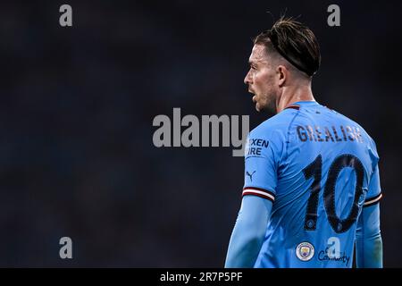 Istanbul, Türkei. 10. Juni 2023 Jack Grealish vom Manchester City FC schaut während des letzten Fußballspiels der UEFA Champions League zwischen dem Manchester City FC und dem FC Internazionale nach. Kredit: Nicolò Campo/Alamy Live News Stockfoto