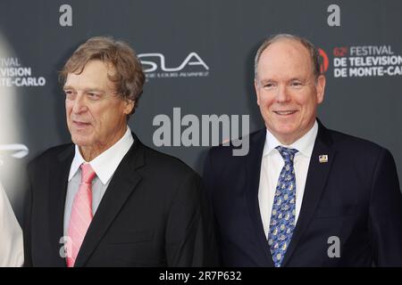 Monaco, Monaco. 17. Juni 2023. Prinz Albert II. Von Monaco und John Goodman, nimmt an der Eröffnung des roten Teppichs während des Monte Carlo TV Festivals 62. am 16. Juni 2023 in Monte-Carlo Teil, Monacopicture & Copyright © Thierry CARPICO/ATP images (CARPICO Thierry/ATP/SPP). Guthaben: SPP Sport Press Photo. Alamy Live News Stockfoto