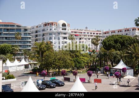 Cannes, 2023. 27. Mai 2023. Blick auf das Majestic Hotel während des 76. Jährlichen Filmfestivals in Cannes im Palais des Festivals am 27 2023. Mai in der Dose Stockfoto