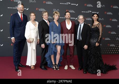 Checy, Frankreich. 17. Juni 2023. Die Geschworenen Marcus Ammon, Camilla Rydbacken, John Goodman, Sara Mortensen, Shane West, Frank Spotnitz und Francesca Chillemi nehmen am 16. Juni 2023 beim Monte Carlo TV Festival 62. in Monte-Carlo, Monaco, am roten Teppich Teil. Foto: David Niviere/ABACAPRESS.COM Kredit: Abaca Press/Alamy Live News Stockfoto