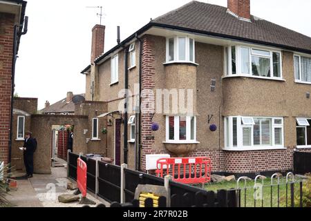 London, Großbritannien. 17. Juni 2023. Die Szene in der Staines Road, Bedfont, wo vier Leichen auf einem Grundstück gefunden wurden. Foto: Ben Cawthra/Sipa USA Kredit: SIPA USA/Alamy Live News Stockfoto