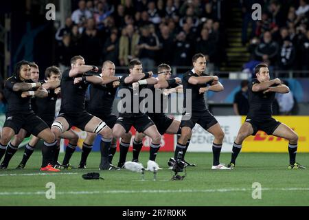 Neuseeland spielt den Haka, bevor er Frankreich im Finale der Rugby-Weltmeisterschaft im Eden Park, Auckland, Neuseeland, spielt, Sonntag, 23. Oktober, 2011. Stockfoto