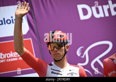 Durbuy, Belgien. 17. Juni 2023. Belgische Thibau Nys von Trek-Segafredo, aufgenommen zu Beginn der 4. Etappe des Radrennens Baloise Belgium Tour, von und nach Durbuy (172, 6 km) am Samstag, den 17. Juni 2023. BELGA FOTO DAVID STOCKMAN Kredit: Belga News Agency/Alamy Live News Stockfoto