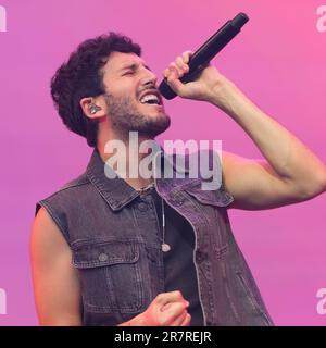 Der kolumbianische Sänger Sebastián Yatra tritt während des Konzerns des Festivals OMG auf! Laliga Musikerlebnis Live im Madrid Wanda Metropolitan Stadiu Stockfoto