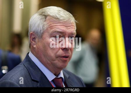 Sankt Petersburg, Russland. 16. Juni 2023. Gouverneur der Region Rostow, Vasily Golubev, besucht die St. Petersburg International Economic Forum 2023 (SPIEF 2023). (Foto: Maksim Konstantinov/SOPA Images/Sipa USA) Guthaben: SIPA USA/Alamy Live News Stockfoto