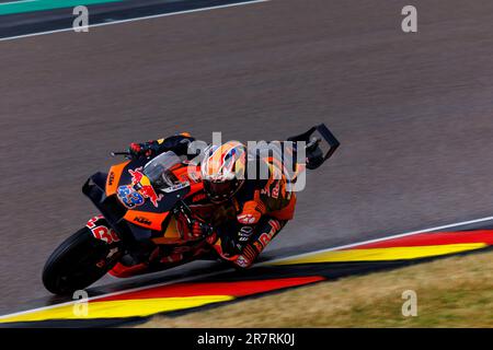 Sachsenring, Hohenstein-Ernstthal, Sachsen, Deutschland. 17. Juni 2023. 2023 German MotoGP, Qualifying Day; Nummer 43 Red Bull KTM Factory Racing Rider Jack Miller während der Qualifizierung für die German MotoGP Credit: Action Plus Sports/Alamy Live News Stockfoto