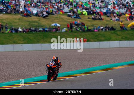 Sachsenring, Hohenstein-Ernstthal, Sachsen, Deutschland. 17. Juni 2023. 2023 German MotoGP, Qualifying Day; Nummer 43 Red Bull KTM Factory Racing Rider Jack Miller während der Qualifizierung für die German MotoGP Credit: Action Plus Sports/Alamy Live News Stockfoto