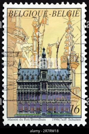 BELGIEN - CA. 1996: Ein in Belgien gedruckter Stempel zeigt den Königspalast (La Maison du ROI), Architektur in Brüssel, ca. 1996 Stockfoto