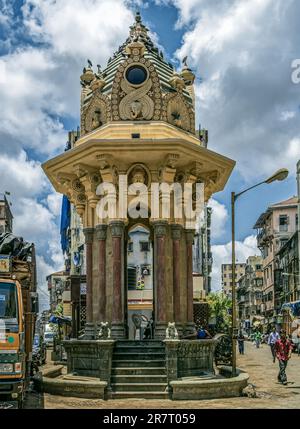 29 April 2014-1876AD Uhrturm Brunnen an Keshavji Nayak Road Von Sheth Keshavji Nayak -Bhat Bajar Masjid Bundar Mumbai Maharashtra INDIEN asien Stockfoto