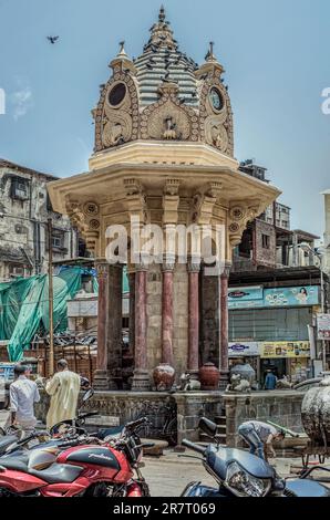 29 April 2014-1876AD Uhrturm Brunnen an Keshavji Nayak Road Von Sheth Keshavji Nayak -Bhat Bajar Masjid Bundar Mumbai Maharashtra INDIEN asien Stockfoto