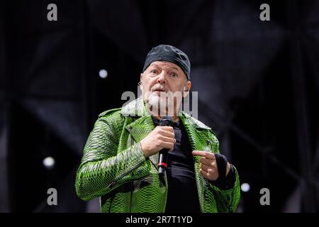 Rom, Italien. 16. Juni 2023. Der Sänger und Songwriter Vasco Rossi tritt live in einem Konzert im Olimpic Stadium in Rom auf. (Foto: Valeria Magri/SOPA Images/Sipa USA) Guthaben: SIPA USA/Alamy Live News Stockfoto