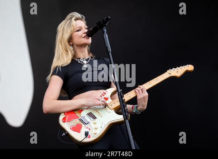 Neuhausen Ob Eck, Deutschland. 17. Juni 2023. Sänger Dylan spielt beim Southside Festival 2023. Das Rockfestival ist eines der größten deutschen Open-Air-Festivals. Kredit: Christoph Schmidt/dpa/Alamy Live News Stockfoto