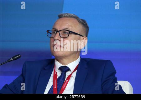Nikolay Korchunow, Botschafter des Außenministeriums der Russischen Föderation, Vorsitzender der leitenden Arktis-Beamten, Arktis-Rat nimmt an einer Sitzung über den russischen arktischen Brennpunkt Teil. Die „Russische Arktis – Brennpunkt. Die Schutzgebiete der Sitzung des 21. Jahrhunderts fanden am 16. Juni in St. Petersburg (am St. Petersburg International Economic Forum) als Teil des Plans für die Veranstaltungen des russischen Vorsitzes des Arktischen Rates in den Jahren 2021-2023, der von der Roscongress Foundation organisiert wird. Stockfoto