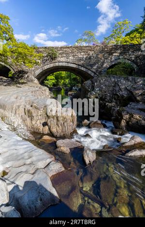 Pont-y-Pair, Steinbogenbrücke über den Llugwy River, Betws-y-Coed, Wales, Großbritannien Stockfoto