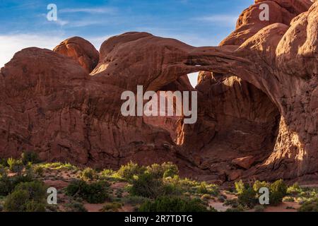 Double Arch, Windows-Bereich, Arches-Nationalpark, Utah, USA Stockfoto