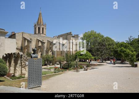 Park Le Petit Jardin mit gotischer St.-Martial-Kirche, Square Agricol Perdiguier, Saint, Garten, Avignon, Vaucluse, Provence, Frankreich Stockfoto