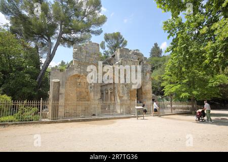 Antiker römischer Tempel de Diana, Tempel der Diana, Jardins de la Fontaine, Römer, antiker Tempel, Garten, Nimes, Gard, Provence, Frankreich Stockfoto