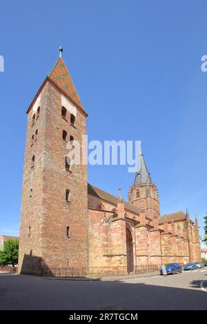 Romanische Kirche St. Peter und Paul, Saint, Wissembourg, Weissenburg, Bas-Rhin, Elsass, Frankreich Stockfoto