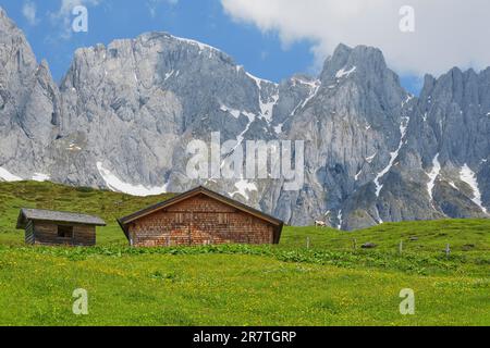 Alpenhütte mit Hochkoenig, Riedingtal, Mühlbach am Hochkoenig, Pongau, Salzburg, Österreich Stockfoto