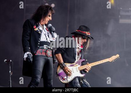 LANDGRAAF - die amerikanische Rockband Hollywood Vampires mit Sängerin Alice Cooper und Gitarrist Joe Perry tritt am zweiten Tag der 52. Ausgabe von Pinkpop auf. ANP PAUL VAN BERGEN niederlande raus - belgien raus Stockfoto